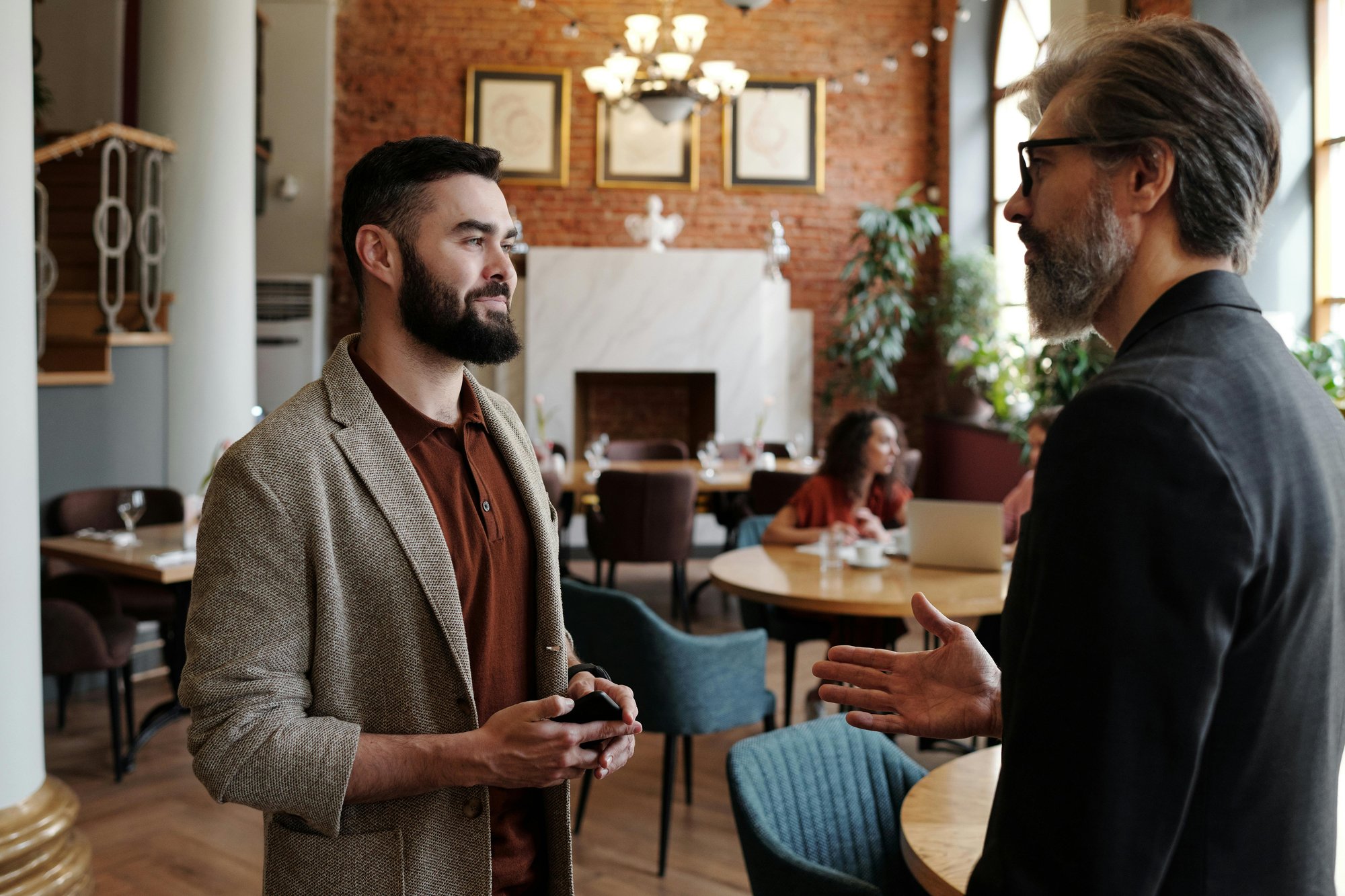 pexels-edmond-dantes-4340142